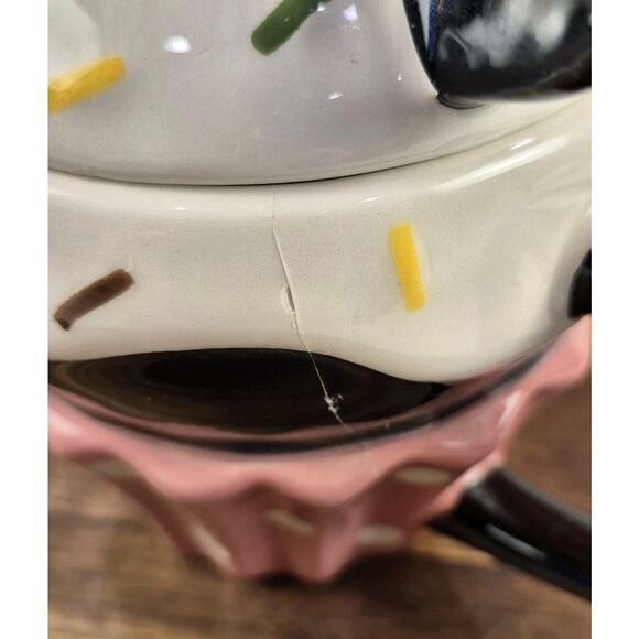 Disney Mickey & Minnie Mouse Ceramic Mug & Ceramic Cupcake Cup With Lid Defect - Picture 4 of 15